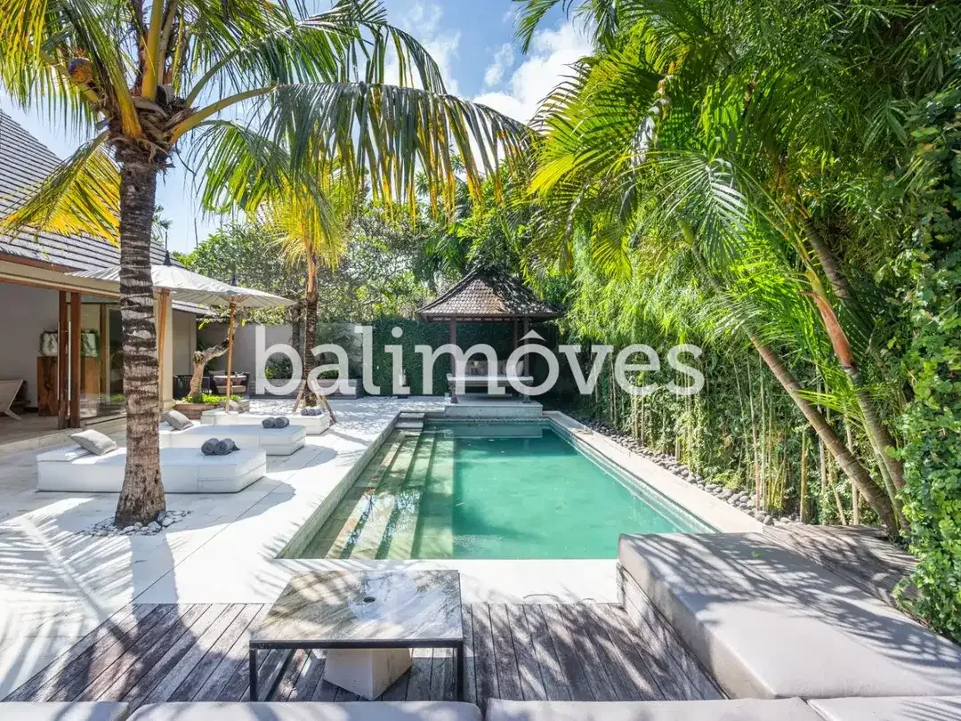 Villa Cantik dan Cerah Di Atas Tanah 500m2 Di Tepi Pantai Sanur - Image 4 of 10