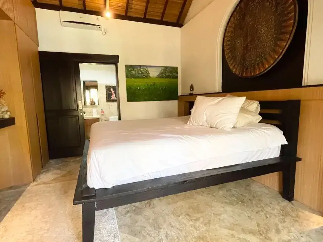 TROPICAL LUXURY VILLA IN UMALAS KEROBOKAN - Image 7 of 10