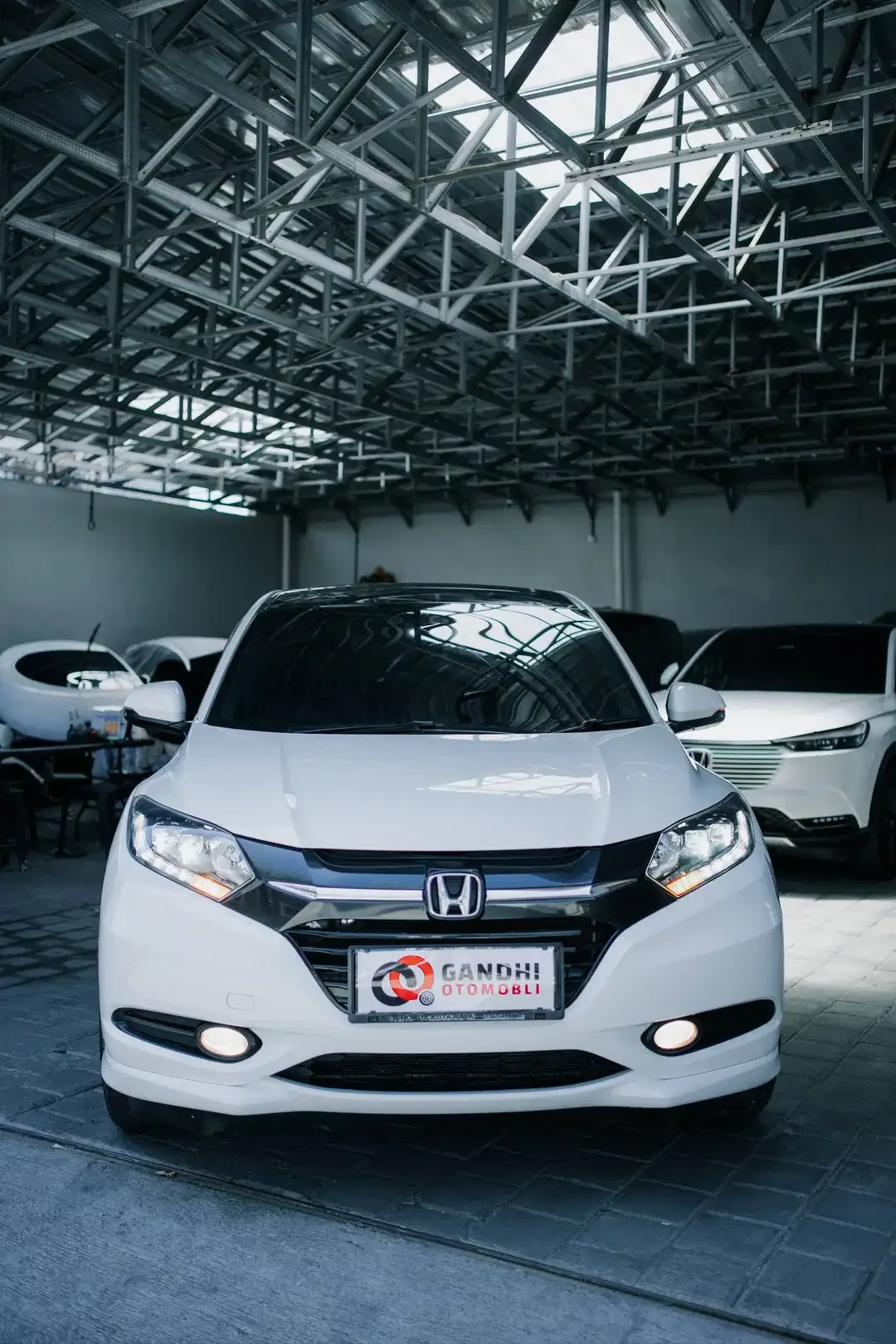 HONDA HRV PRESTIGE 1.8 CVT 2017 - Image 2 of 10