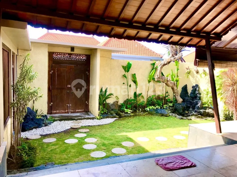 Disewakan Villa Private Pool 3 Kamar Dekat Pantai Sanur Leo - Image 3 of 4