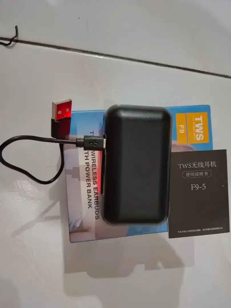 50rb BARU-Headset Handsfree earphon bluetooth Led Smart with Powerbank - Image 2 of 4