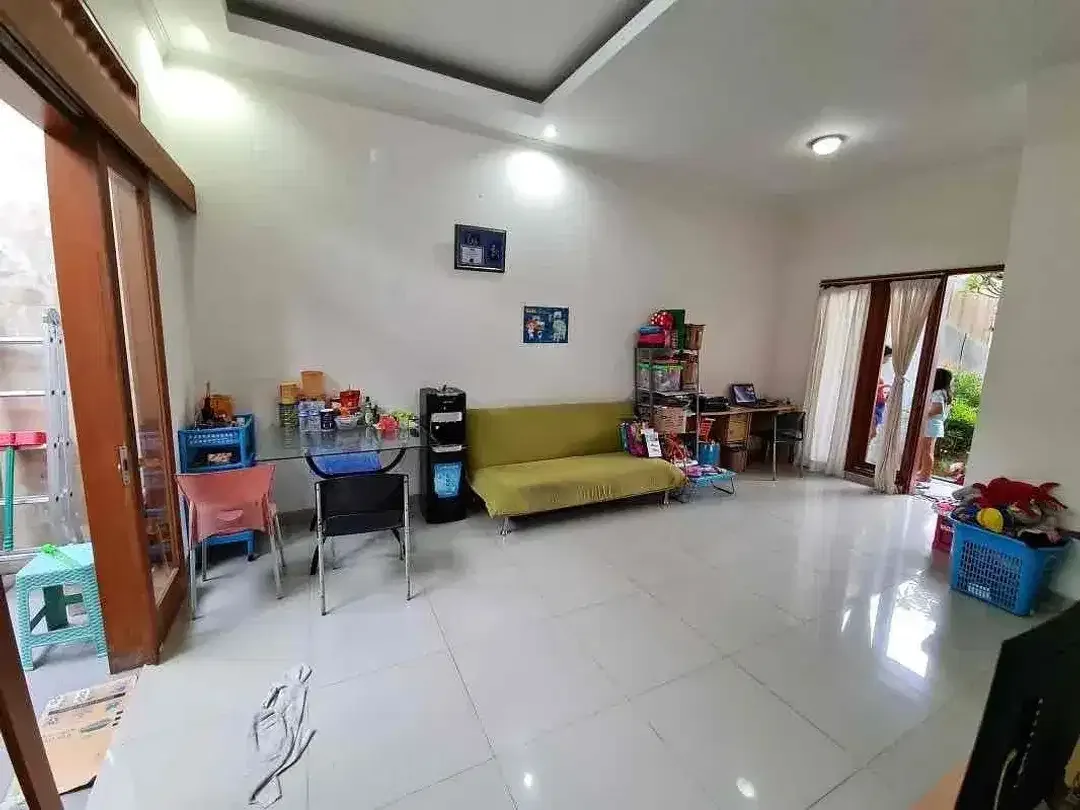 Rumah Modern Minimalis di Lingkungan Perumahan yg tenang namun sangat strategis - Image 7 of 10