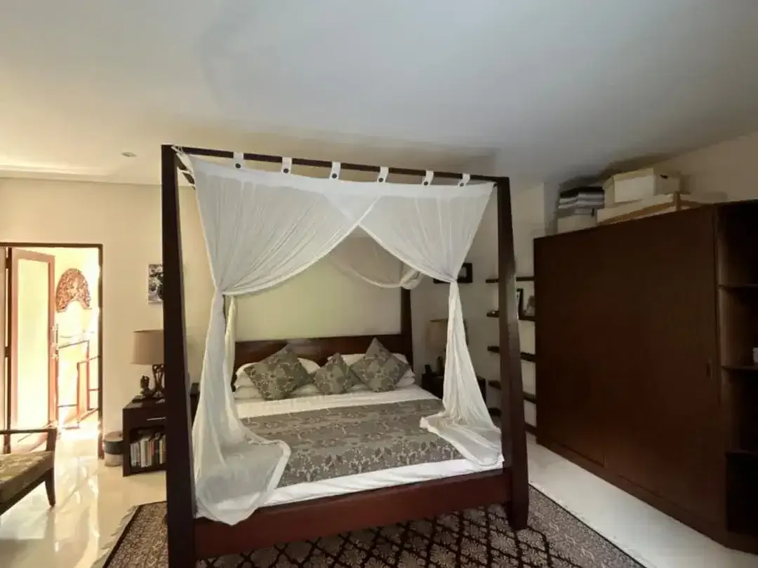 BALINESE VILLA NEAR PERERENAN BEACH - FOR SALE - Image 4 of 10