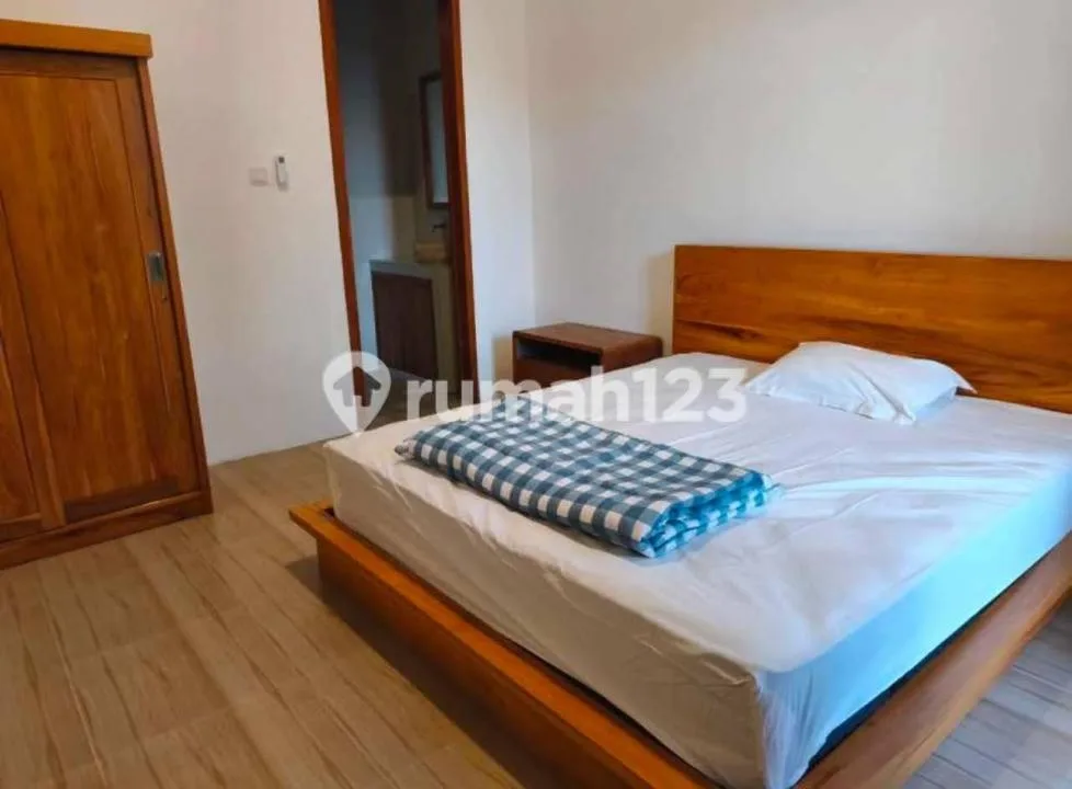 Villa 3 Kamar Furnished Kolam Renang Dekat Pantai, Seseh - Badung - Image 2 of 4