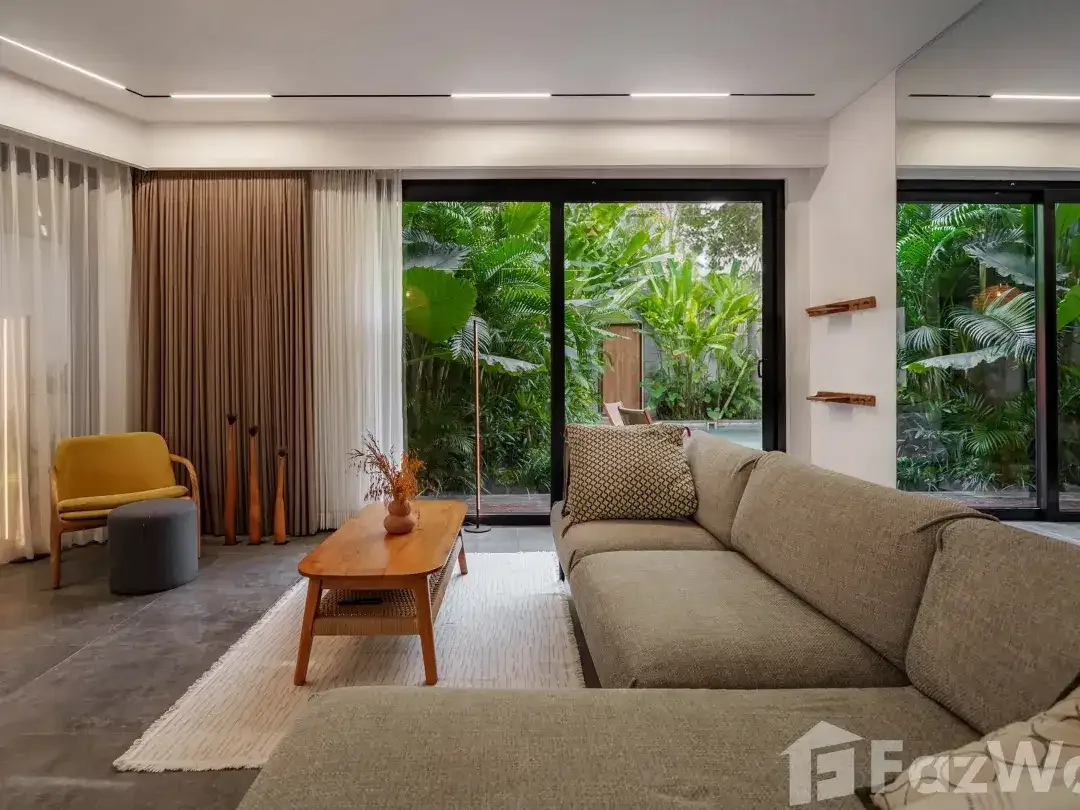 7 Bedroom Villa for sale in Batu Bolong, Bali - Image 3 of 10