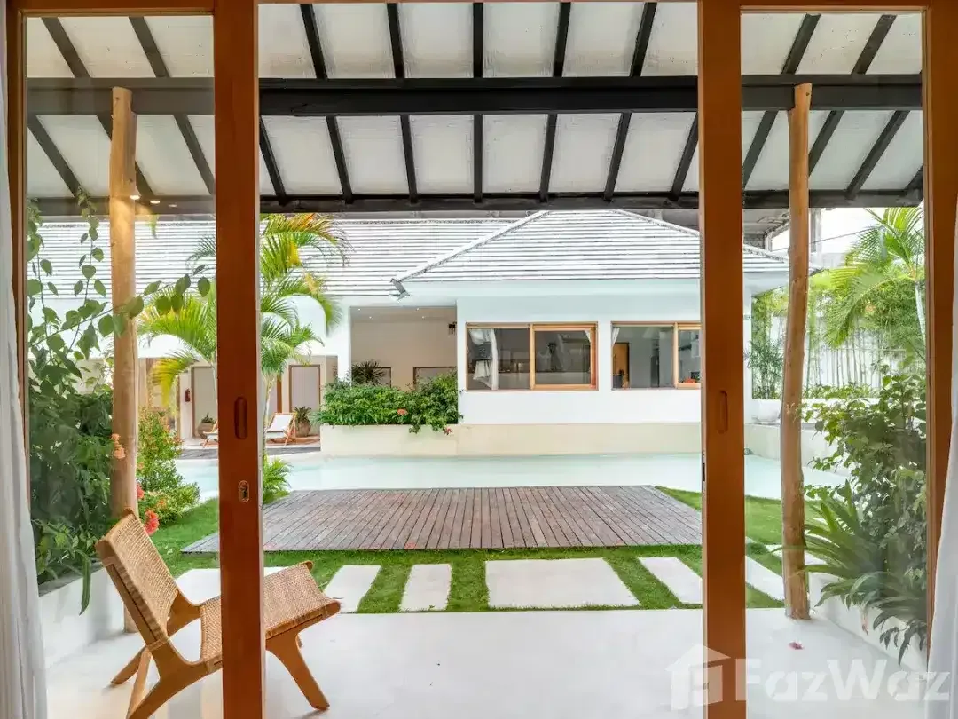 Leasehold Charming 1-BR Loft in Berawa - Canggu, Bali - Image 4 of 10