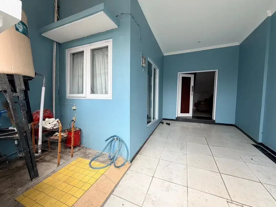 Disewakan Rumah Minimalis 3 Lantai di Taman Griya Jimbaran - Image 2 of 10