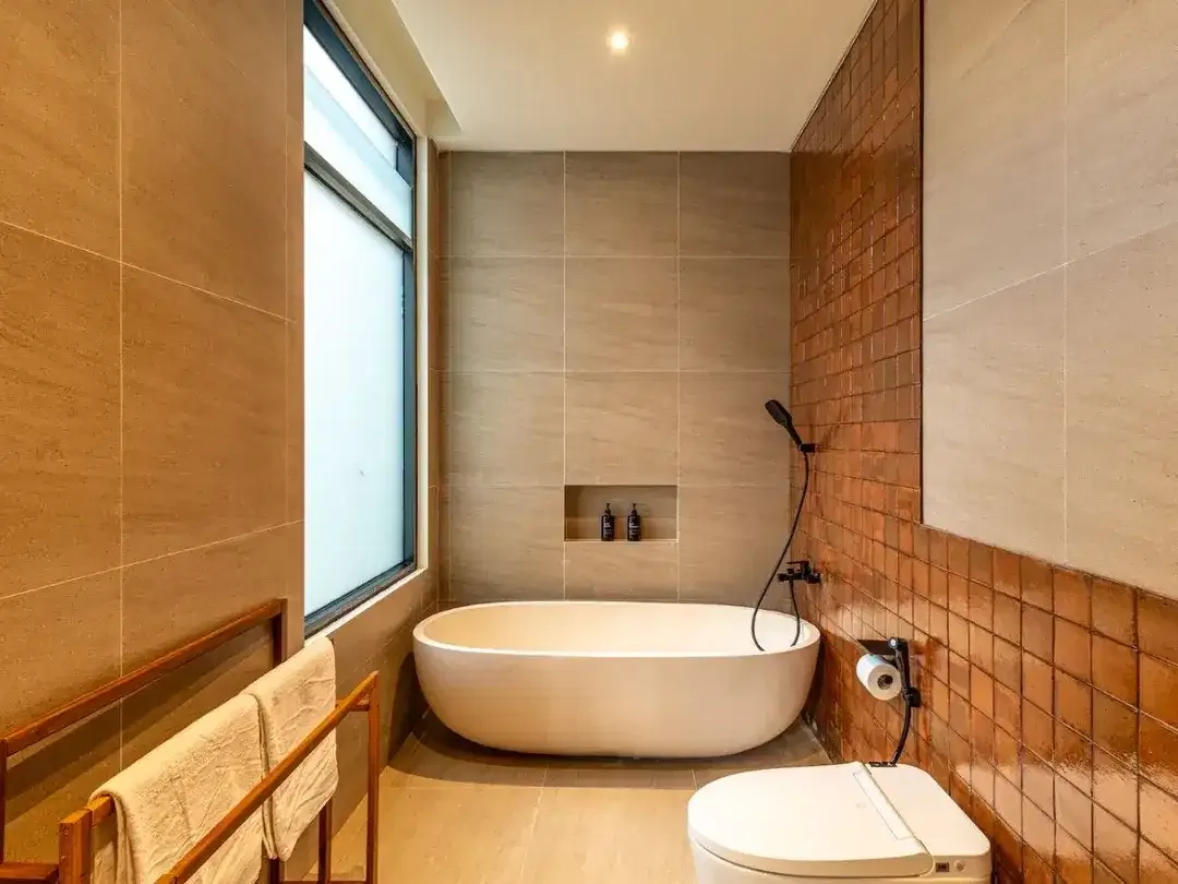 Designer Luxury Tropical Villa with High-End Finishes for Leasehold or Monthly Rental in Seminyak - Image 8 of 10