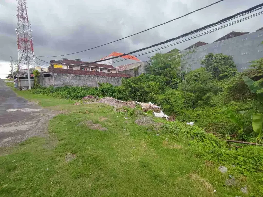 JUAL TANAH GATOT SUBROTO BARAT DENPASAR 
KAWASAN PERGUDANGAN 
LOKASI STRATEGIS PAS BELAKANG SATELINDO 
SANGAT DEKAT JALAN UTAMA DAN MITRA 10 - Image 6 of 6