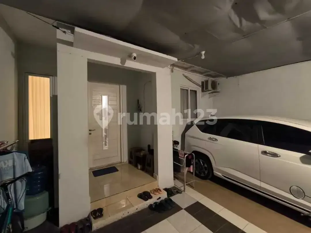 Dijual Rumah Minimalis Sederhana Taman Griya - Image 2 of 10