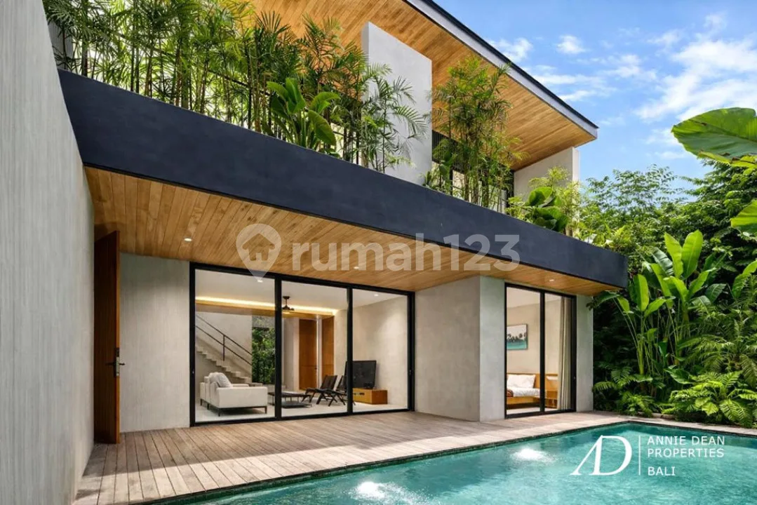 Freehold | Luxury Designer Villa In Prime Berawa, Canggu - Image 1 of 4