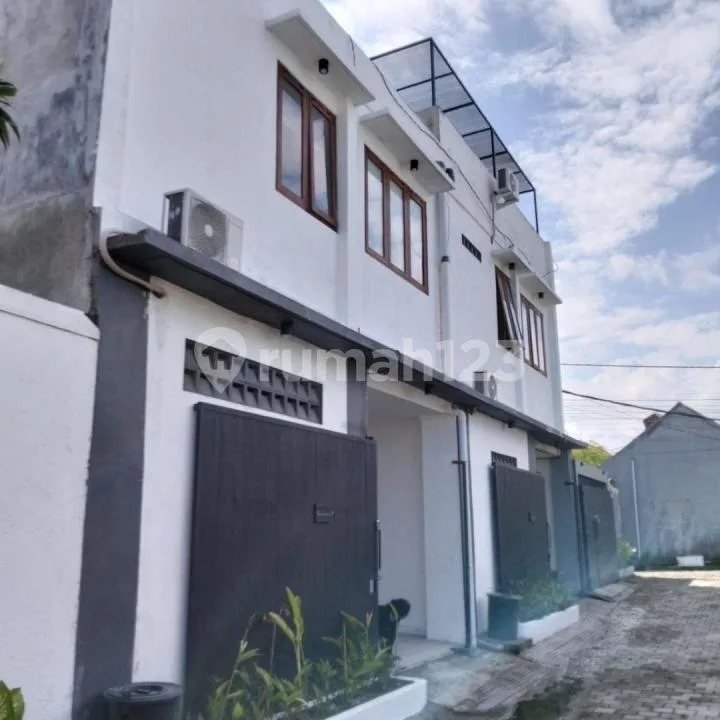 Rumah 2 Lantai Furnished dan Pool Siap Huni - Image 2 of 4