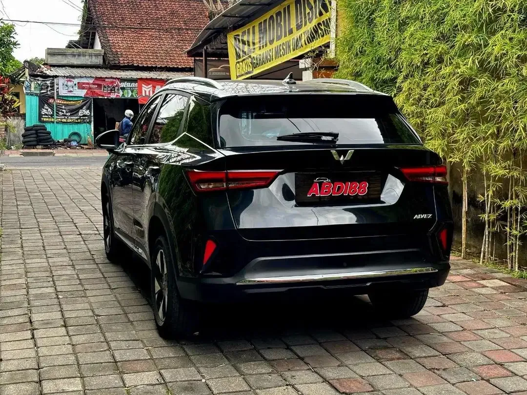 Hatchback Canggih | Wuling Alvex EX Sunroof Metik 2023 Hitam - Image 6 of 10