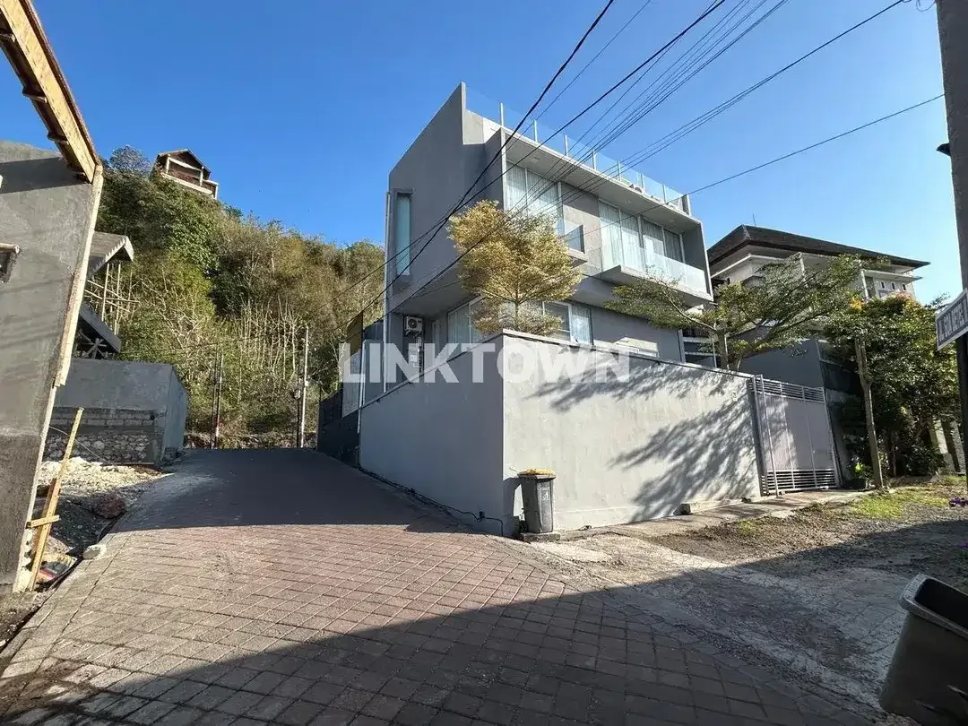 Dijual Villa Dengan Pemandangan Laut Taman Griya Jimbaran - Image 1 of 10