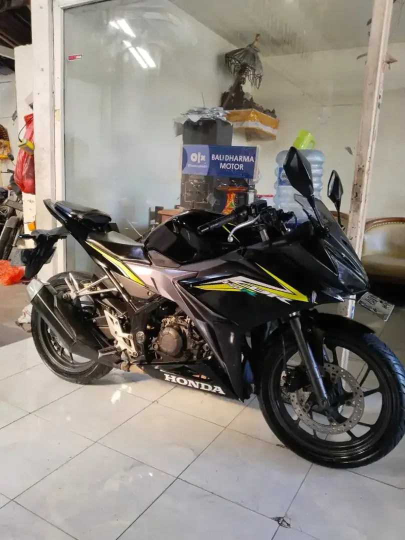 Honda cbr 150 CC thn .2017 cash. Bali dharma motor - Image 3 of 8