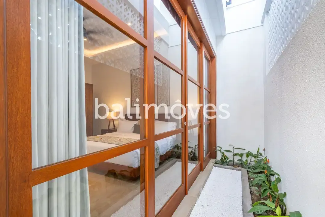 Vila Tiga Kamar Tidur Cantik Yang Strategis Di Tepi Pantai Sanur - Image 7 of 10