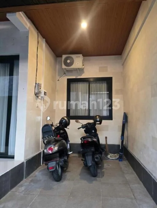 K890 Sewa Rumah Jalan Kebo Iwa Utara Denpasar Bali Dekat Gatsu Ayani Kerobokan Ubung Sempididikontrakan Rumah Full Furnished, Jaln Kebo Iwa Utara Denpasar: - Image 2 of 4