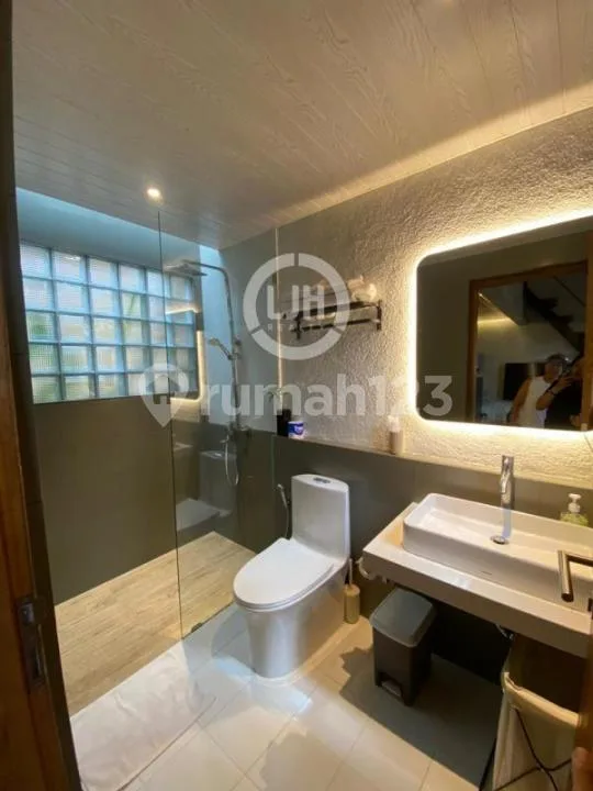 House For Lease! Industrial Style, Close To Matahari Terbit Beach & Mcdonald's Sanur, Comfortable Environment, Easy Access To The Main Road Of Renon - Image 4 of 4