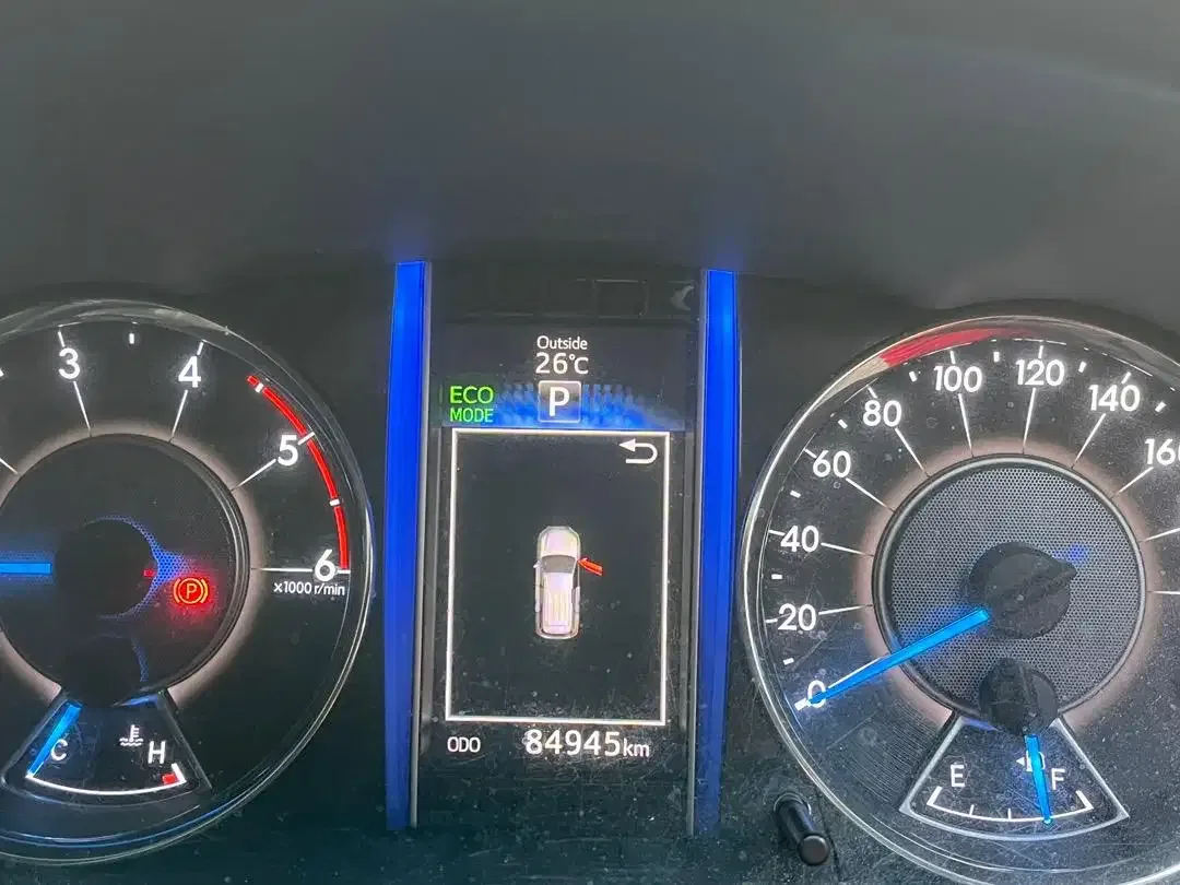 Fortuner vrz 2.4 matic diesel asli bali - Image 7 of 10