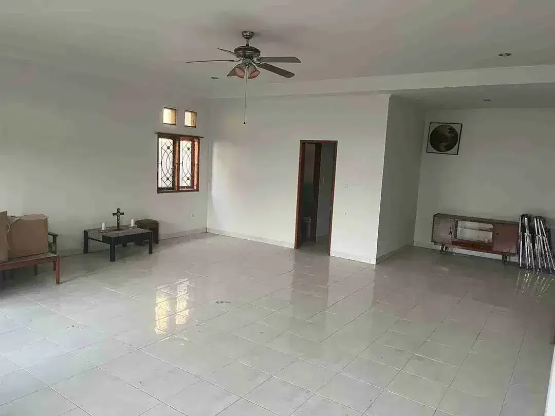 Rumah 2 Lantai Renon Dekat Lapangan Puputan - Image 2 of 10