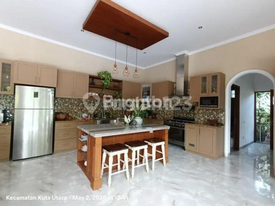 Luxury Tropical Villa 3 Br + Pavilion Kayu 1 Br, 3 KM ke Pantai Nyanyi - Image 3 of 4