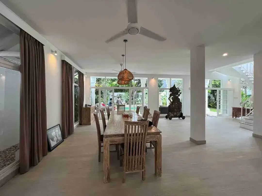 Villa Luxury 4 KT di Batubelig Badung, Dekat Pantai - Image 7 of 9