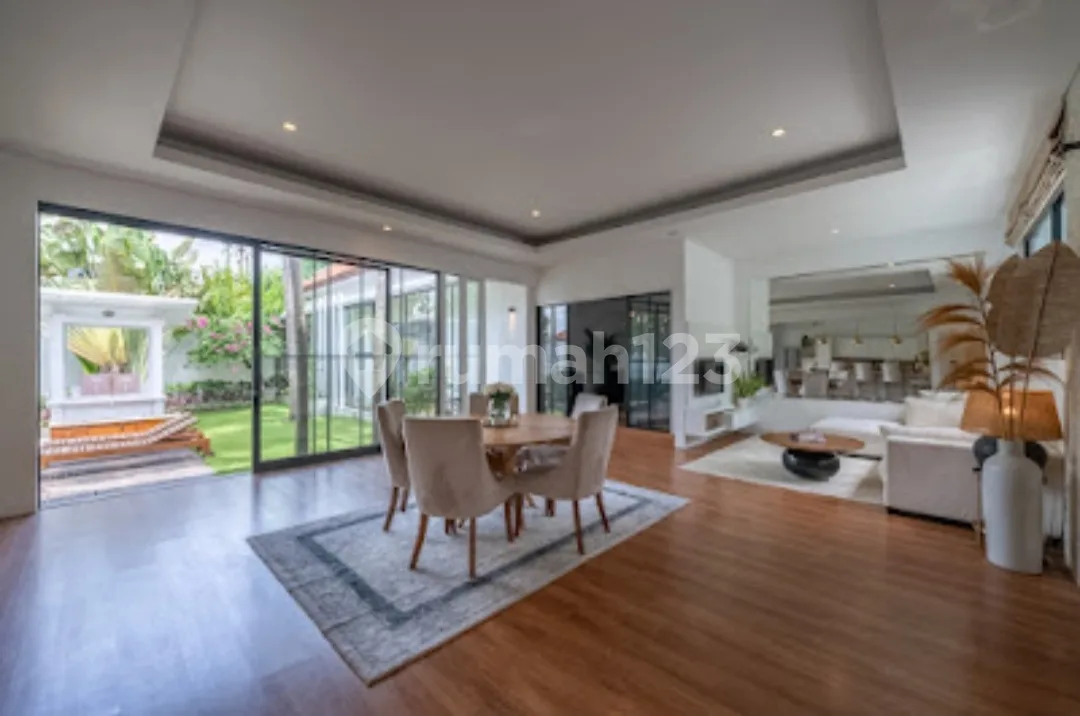Charming 3Br Villa In The Heart Of Berawa - Image 3 of 4