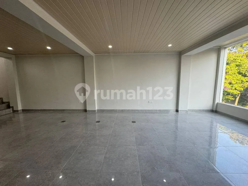Ruko 3 Lantai Pinggir Jalan Raya Renon - Denpasar - Image 4 of 4