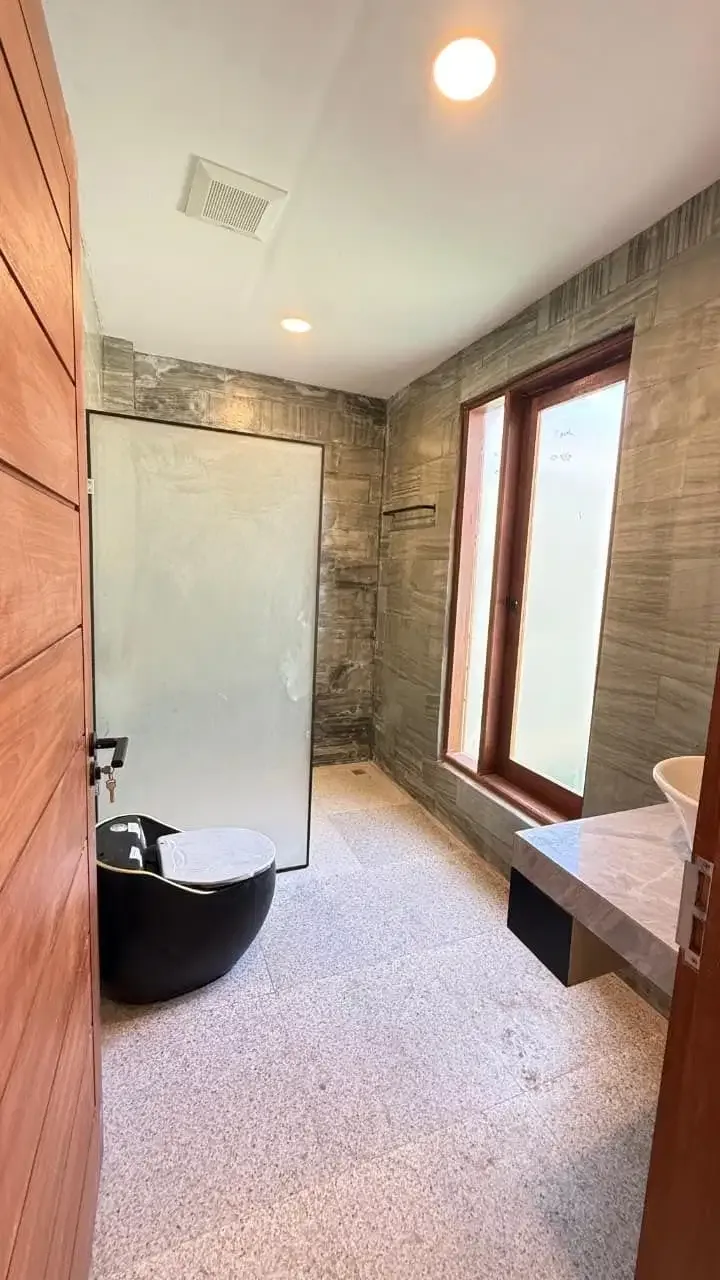 DIJUAL VILLA OCEAN VIEW 2 LANTAI + ROOFTOP – UNGASAN, BALI - Image 9 of 10