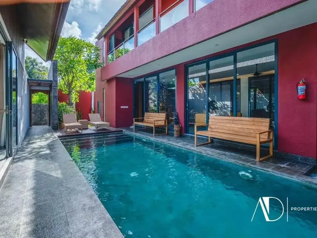 FREEHOLD | MODERN TROPICAL DESIGN VILLA IN PRIME CANGGU - Image 1 of 10