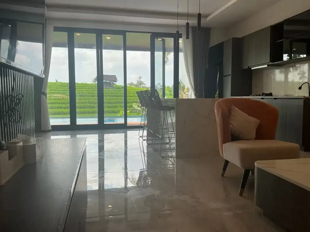 Vila berperabot lengkap dengan pemandangan sawah langsung, harga di bawah 5 miliar. - Image 2 of 9