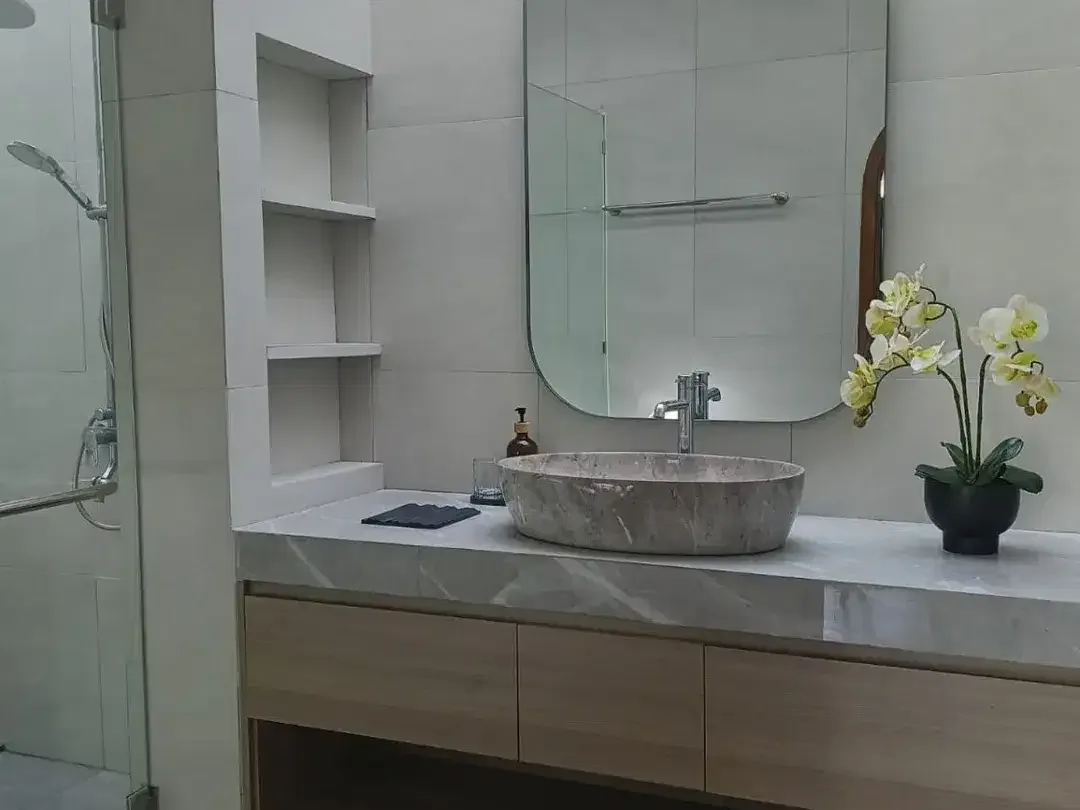 READY UNIT VILLA BARU 3 BR PRIVAT POOL KAWASAN PREMIUM DI JIMBARAN - Image 8 of 10