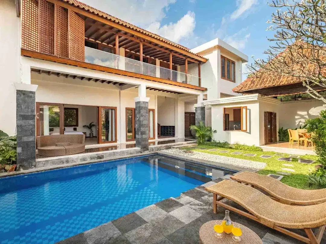 Villa Siap Huni 2 Lantai di Umalas 4+1BR - Image 6 of 10
