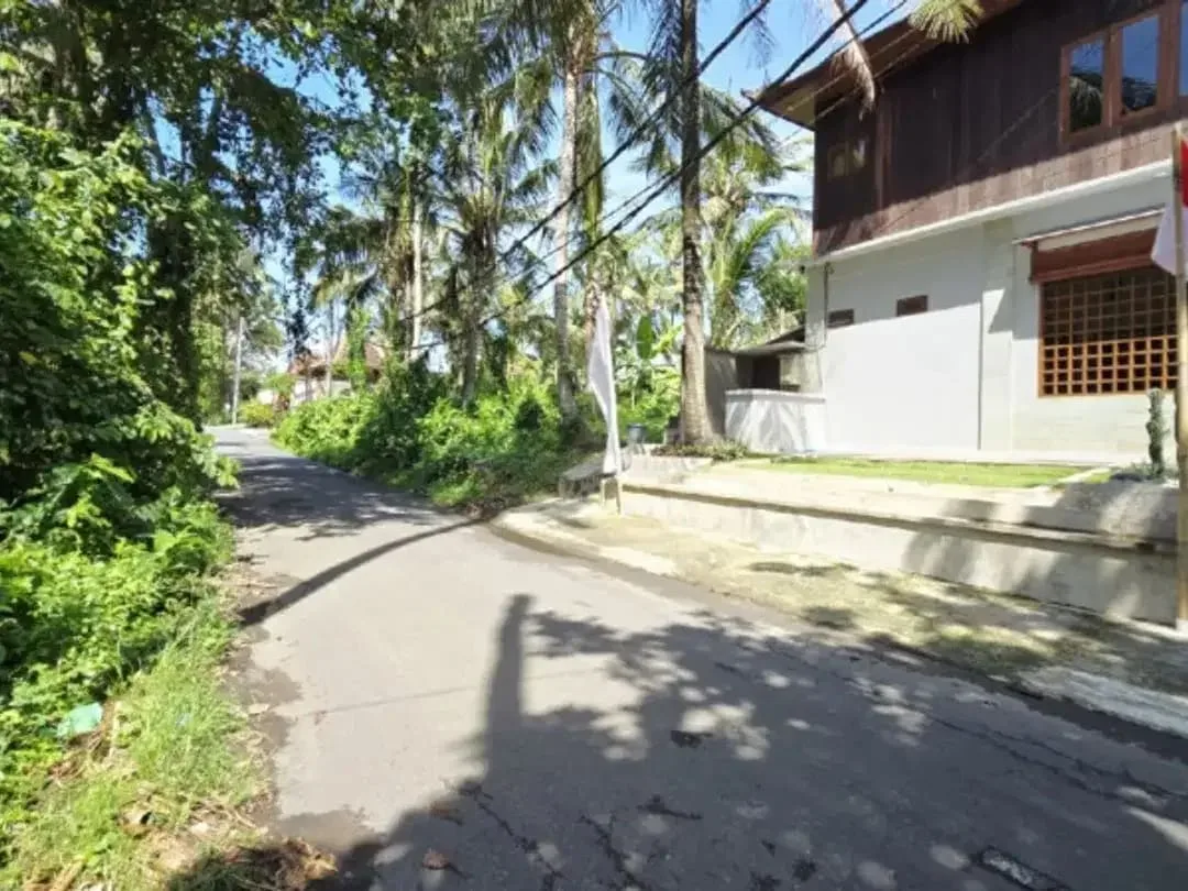 SUBLEASE BISTRO & A WOODEN HOUSE - PANTAI SABA GIANYAR - Image 6 of 10