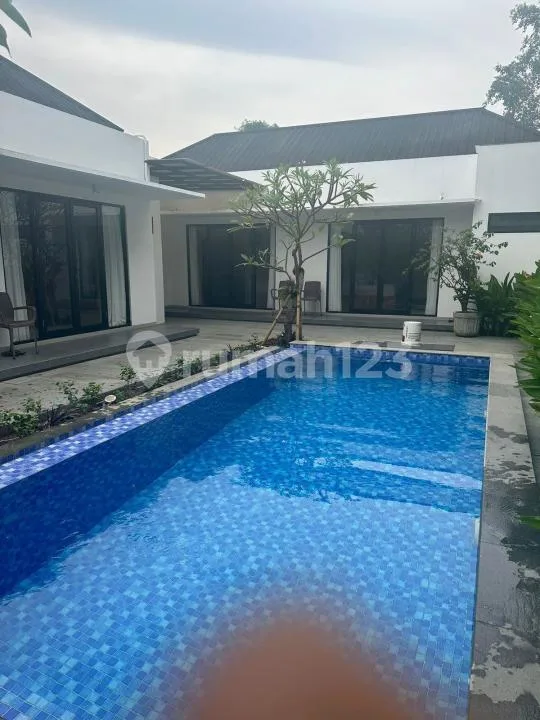 Villa Baru dan Modern Lengkap Strategis Dekat Pantai di Seminyak - Image 3 of 4