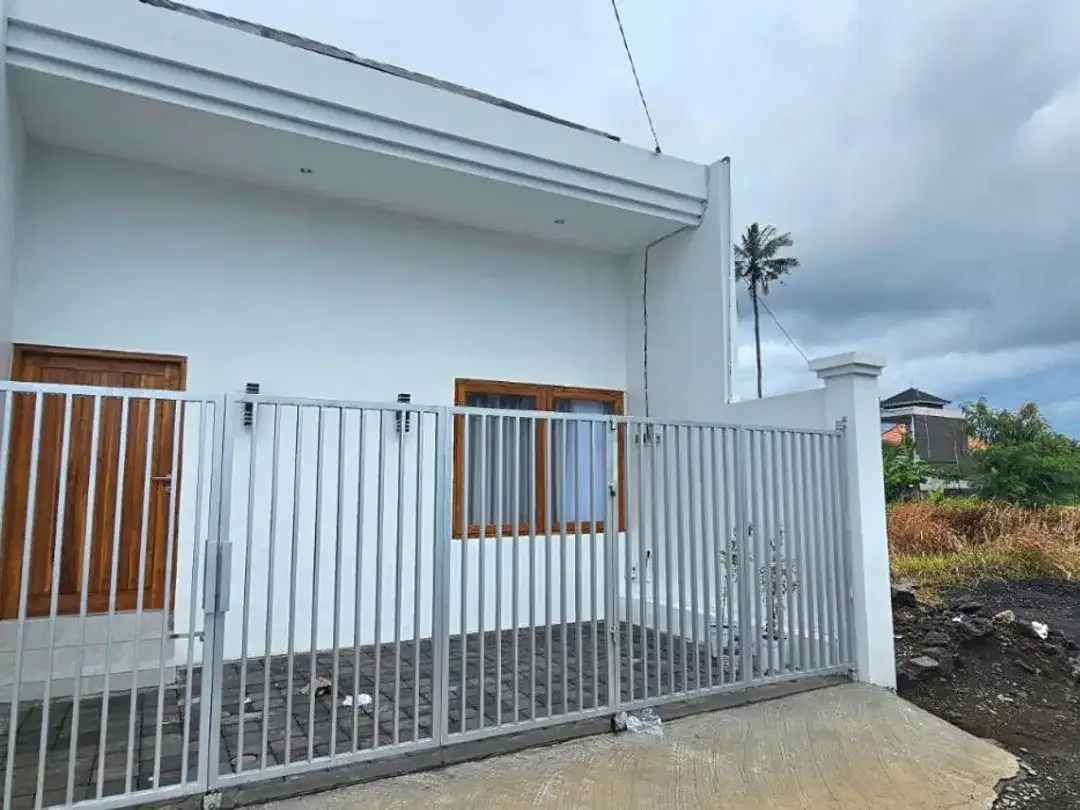 Rare Find! Villa Strategis dengan View Sawah Tanpa Batas - Image 3 of 10