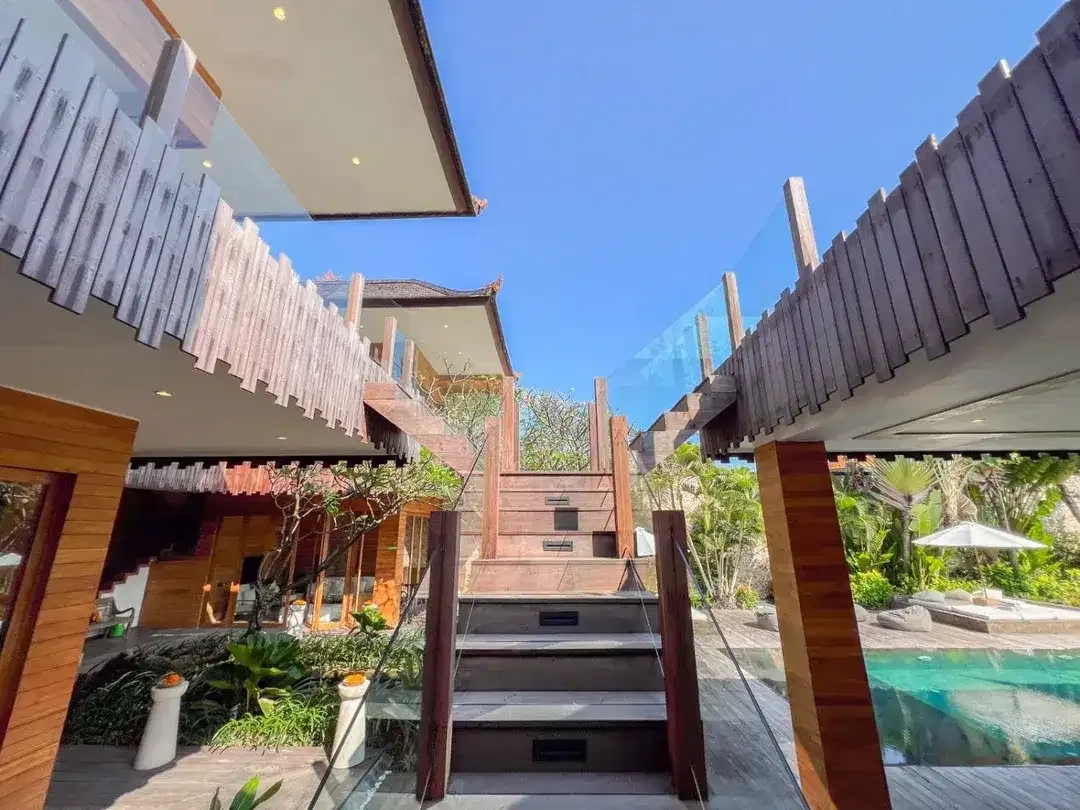 PRIVATE LUXURY VILLA IN SEMINYAK JUST 300 METERS WALKING DISTANCE TO THE BEACH - Image 2 of 10
