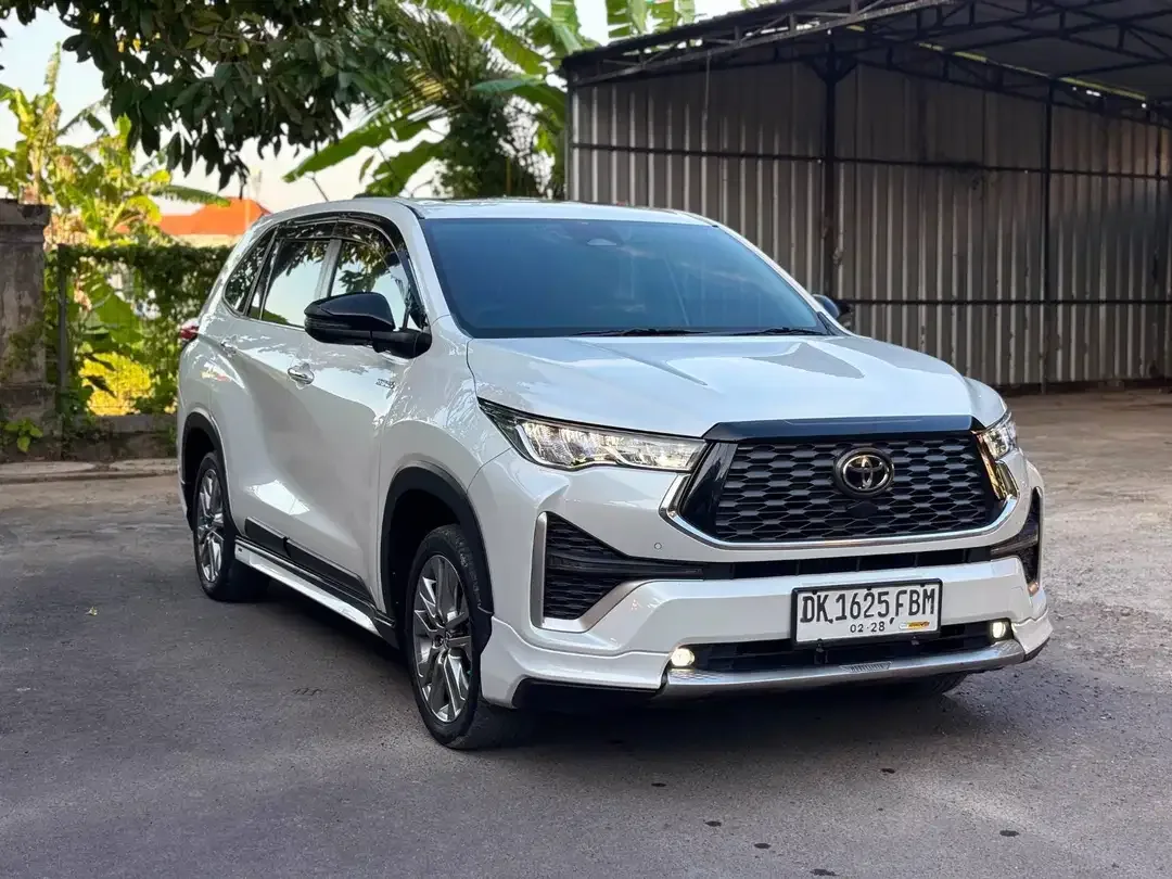 Toyota Kijang Innova Zenix Q 2.0 Hybrid AT Modellista 2023/2024 - Image 2 of 10