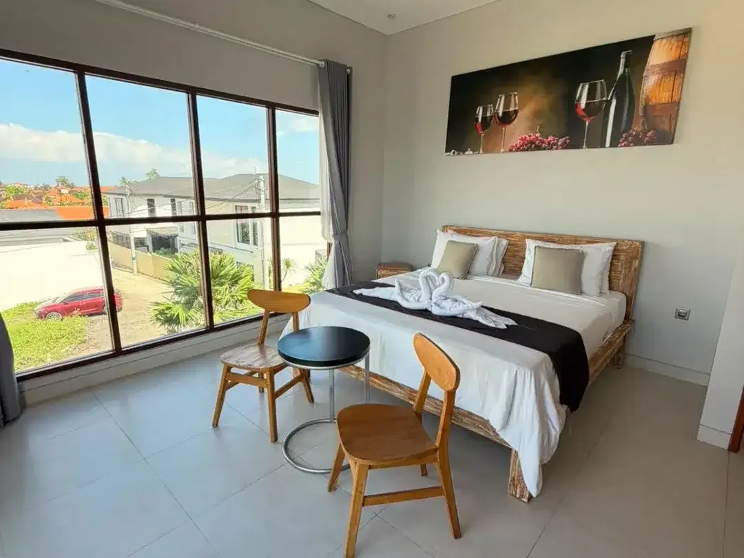FOR SALE VILLA Berlokasi strategis di kawasan emas yang menghubungkan  Berawa, Batu Bolong, dan Batu Belig - Image 4 of 10