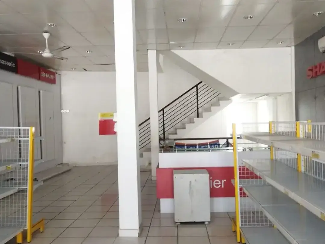 Dijual ruko 3,5 lantai parkiran luas jalan utama Supratman Bali - Image 4 of 7