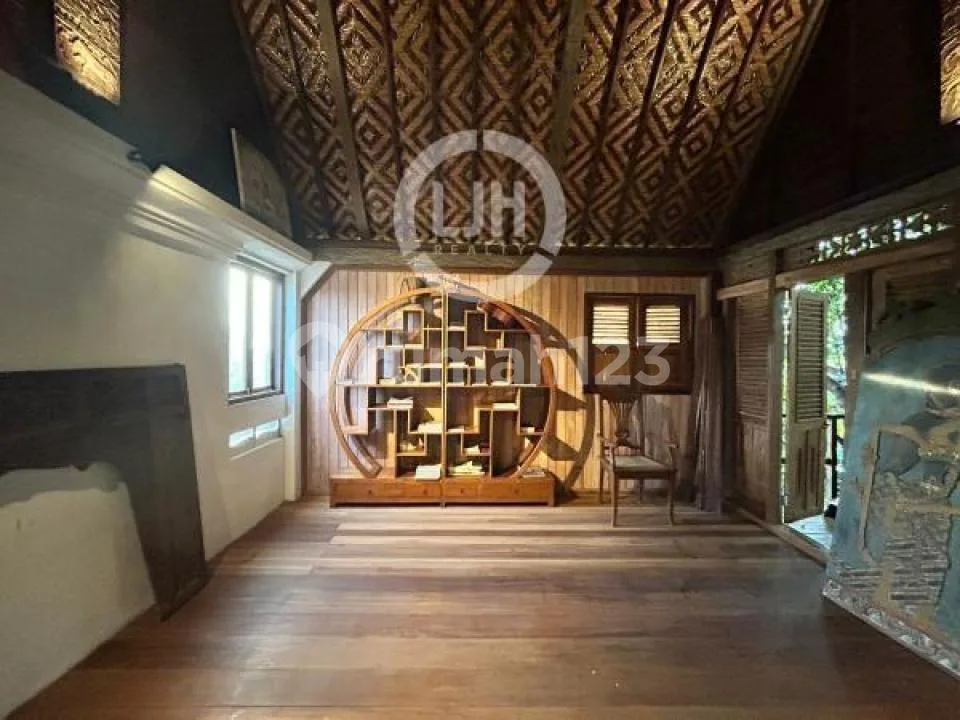 Beautiful & Maintained 2 Storey House At Ketewel, Gianyar, Located In Residential Area, Close To Main Road Of Prod. Ida Bagus Mantra, Sukawati Art Market And Hidden Canyon Beji Guwang - Image 2 of 4