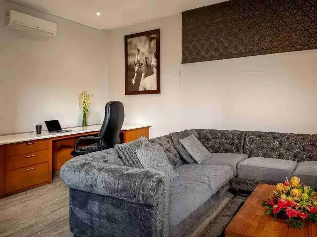 villa modern lantai 2 kerobokan kelod - Image 7 of 10