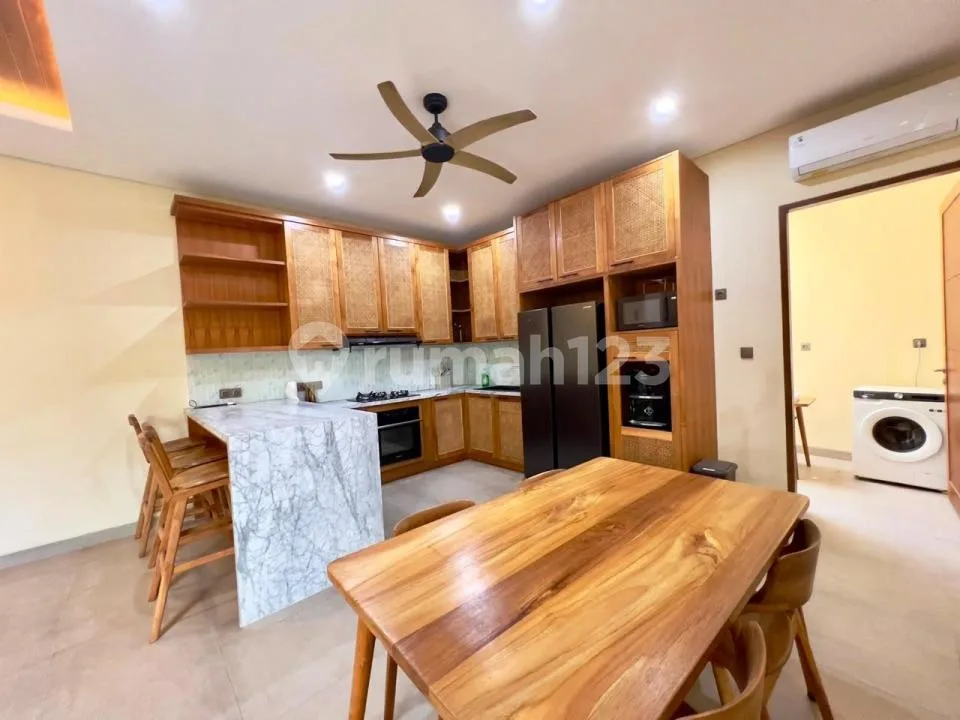 3 Bedrooms Modern Minimalist Style Rice Field View Location Strategic At Pererenan Canggu - Image 1 of 4