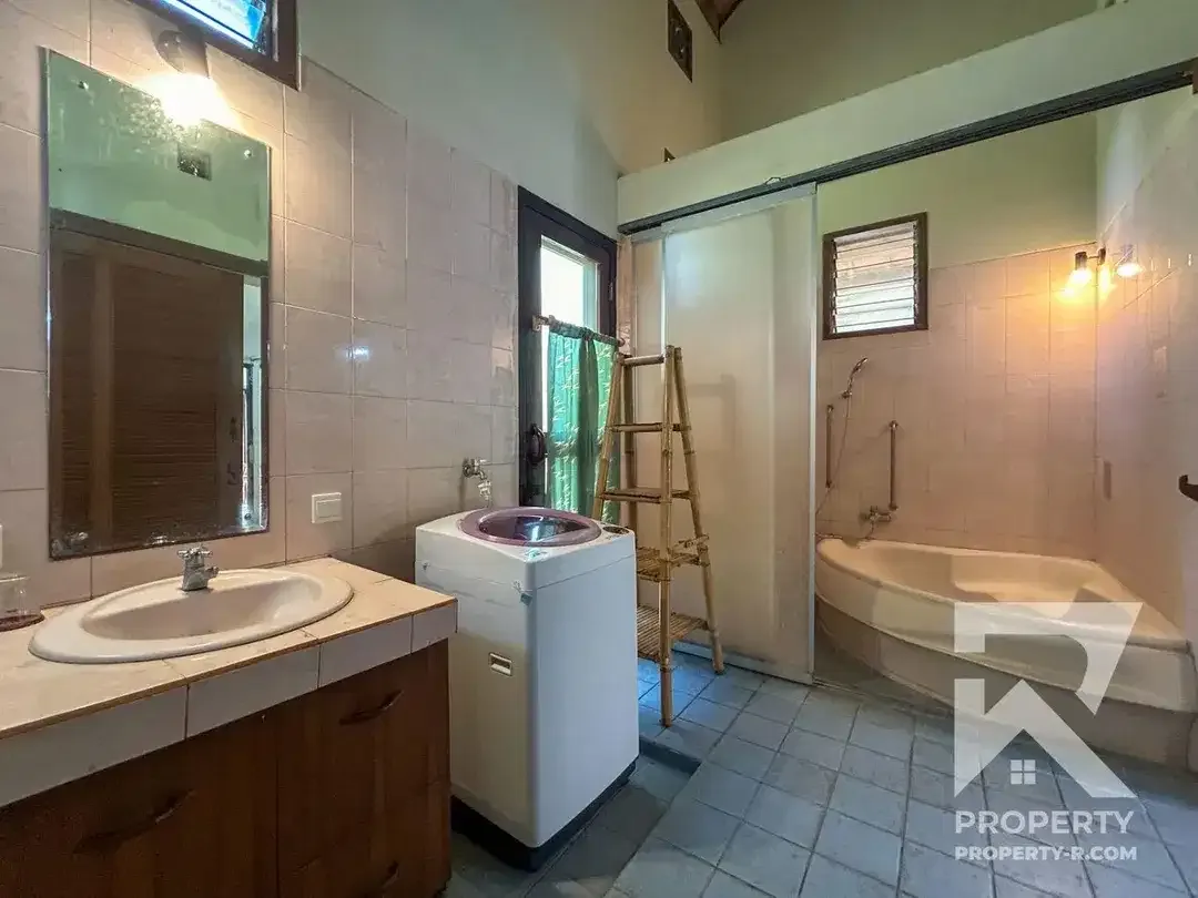 Vila 1 Kamar Tidur dengan Kolam Renang Bersama di Sanur Bali untuk Disewakan Bulanan - Image 3 of 10
