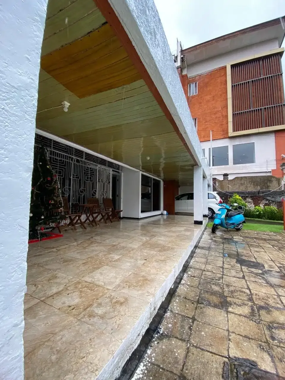 Rumah Mewah Premium Raya Puputan Renon Denpasar Bali - Image 2 of 10