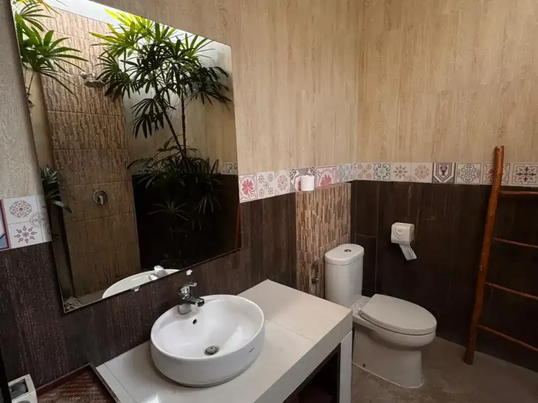 2 CONNECTING VILLAS Kerobokan – Seminyak Area - Image 9 of 10