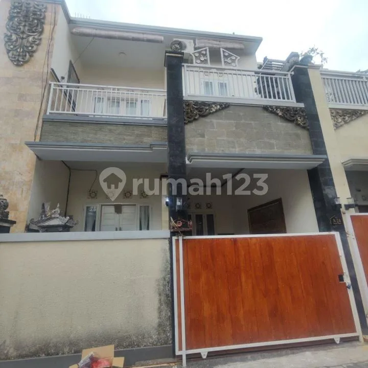 Rumah Modern Akses Mobil Papasan Lingkungan Perumahan Dekat ke Jalan Utama Gatot Subroto Timur Jarak Ideal ke Kesiman Renon Sanur dan Batubulan - Image 1 of 4