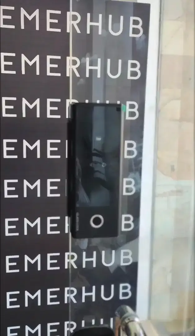 Smart Door Lock untuk Keamanan Pintu - Image 1 of 1