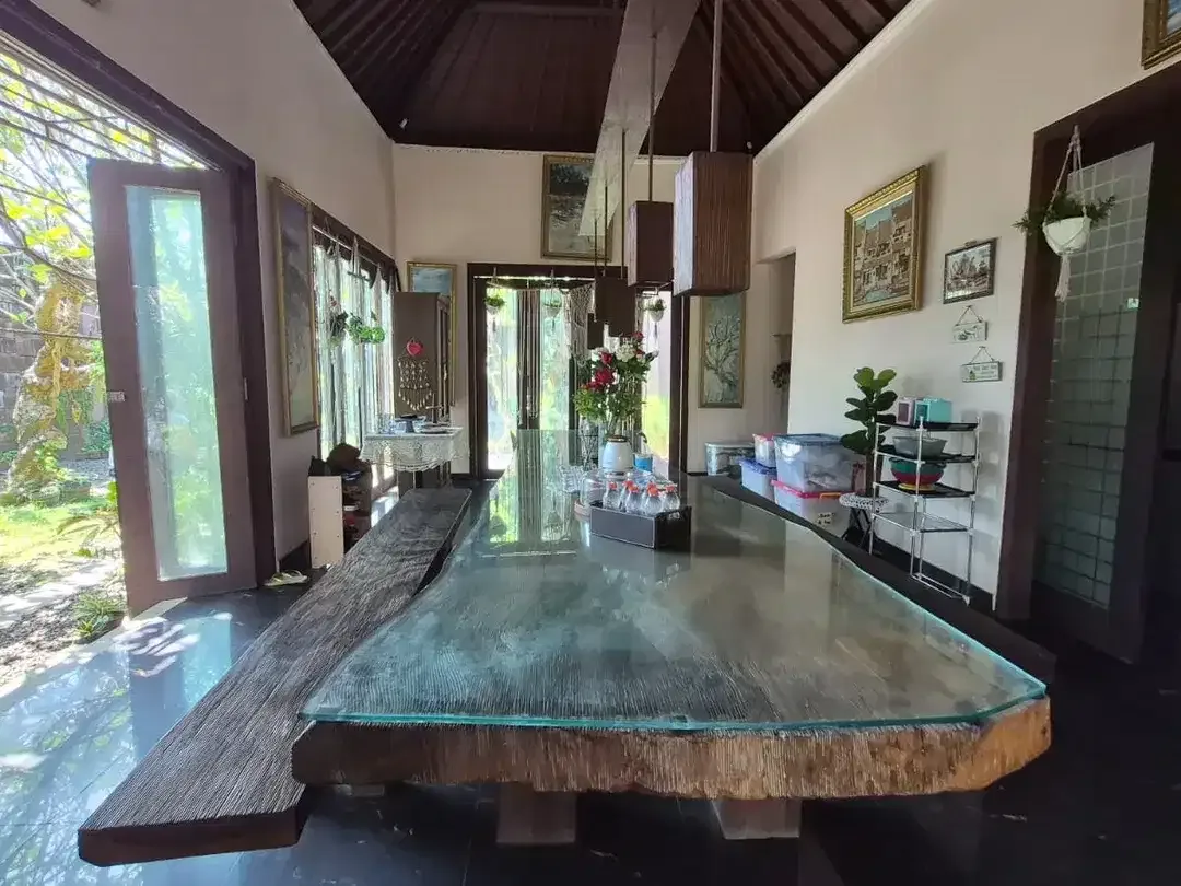 Freehold  - Balinese home with expansive 1,000 m² land in batu bulan with rice fields view, Bali - Image 3 of 10