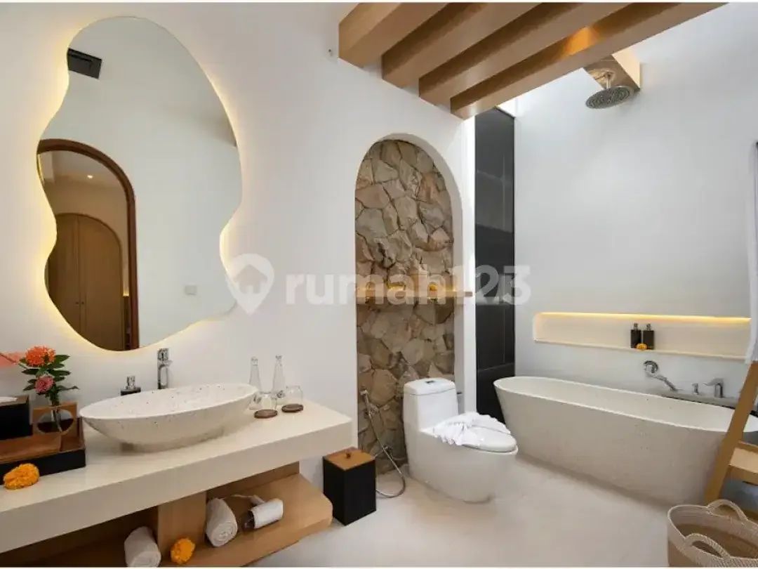 Luxury Mediteranian Villa For Sale In Canggu Only 5 Menit To Brawa Beach - Image 5 of 10